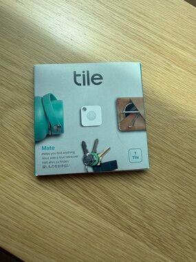 Tile Mate Bluetooth Tracker - White